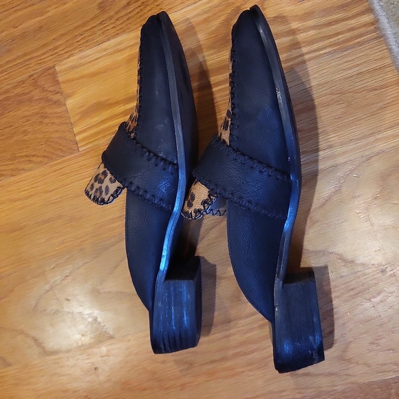 Corkys "Canterbury" Leopard Printed Loafers - Picture 4 of 10